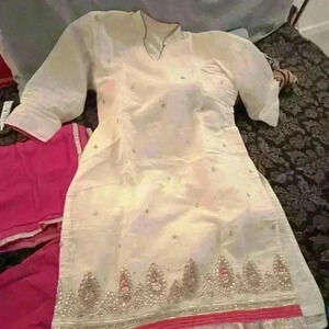 Cream and magenta salwar suit